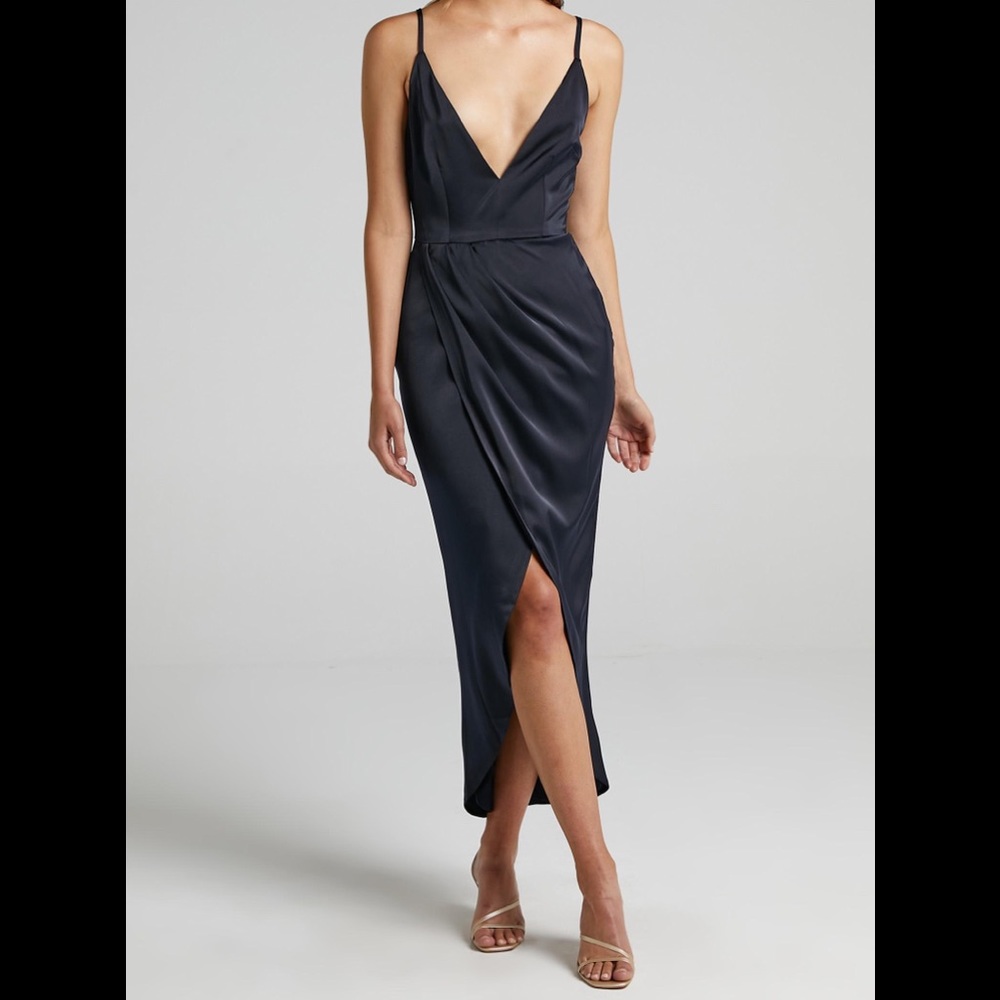 NWT She’s a Dreamer Dress in Navy